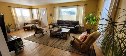 716 Edgewood Pl in Whitefish, MT - Building Photo - Building Photo