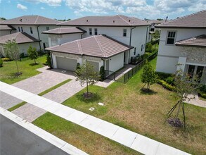 12308 SW 43rd St in Davie, FL - Building Photo - Building Photo