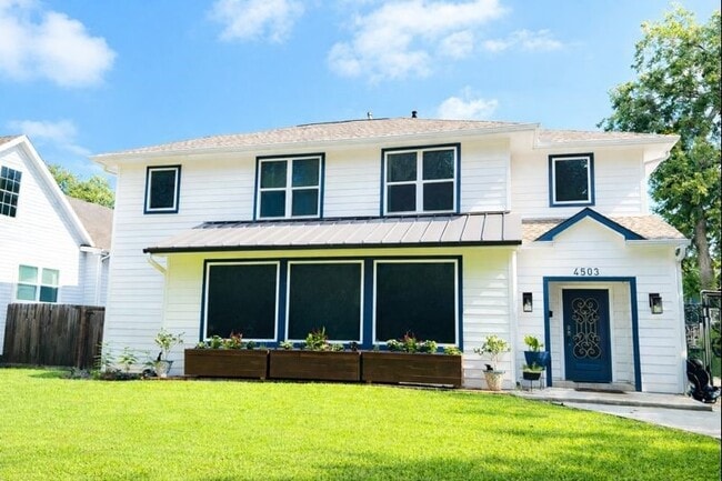 4503 McKinney St in Houston, TX - Foto de edificio - Building Photo