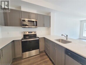 1101 Lackner Pl in Kitchener, ON - Building Photo - Building Photo