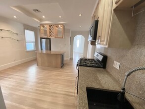 8 White Ave in Brookline, MA - Building Photo - Building Photo