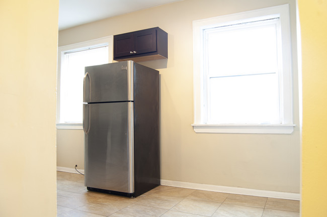 4815 N Springfield Ave-Unit -4815-1E in Chicago, IL - Building Photo - Building Photo