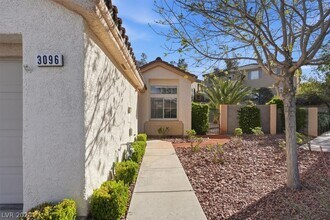 3096 Maple Ridge Ct in Henderson, NV - Foto de edificio - Building Photo