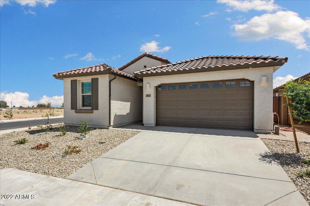 19317 W Elm St in Litchfield Park, AZ - Building Photo