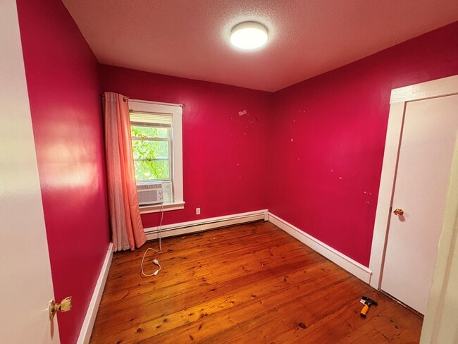 10 Morton St, Unit Unit 1 in Taunton, MA - Foto de edificio - Building Photo