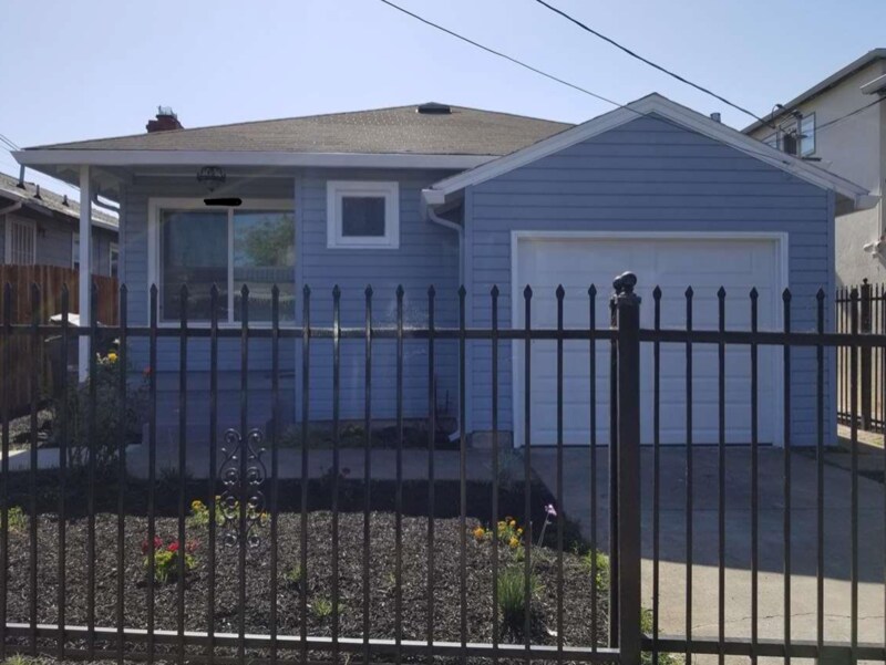 2138 101st Ave in Oakland, CA - Building Photo