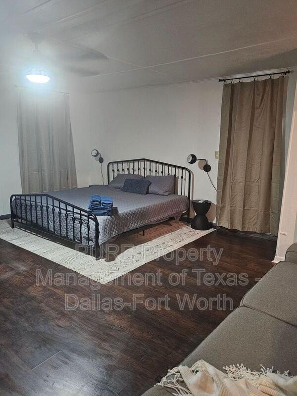 property at 1001 Lindsay St