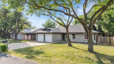 9608 Newberry Dr in Austin, TX - Building Photo - Building Photo