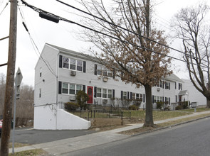 Maple Wood Gardens in White Plains, NY - Building Photo - Building Photo