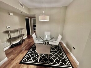 425 W Beech, Unit 504 in San Diego, CA - Foto de edificio - Building Photo