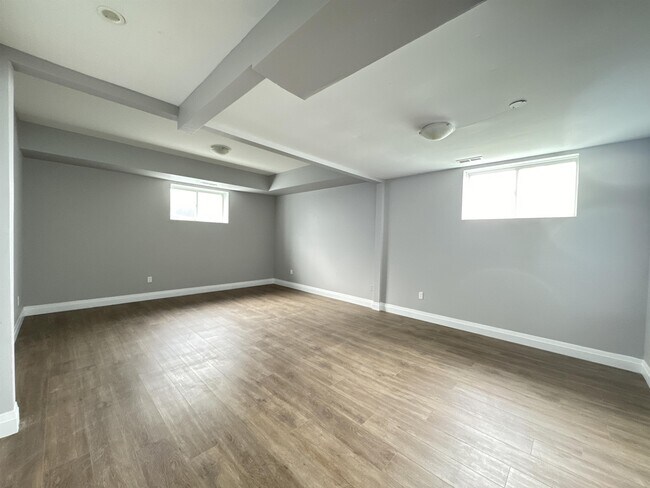 320 Tremblay Rd in Ottawa, ON - Building Photo - Building Photo