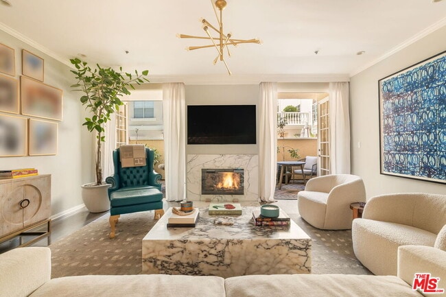 property at 930 N Doheny Dr