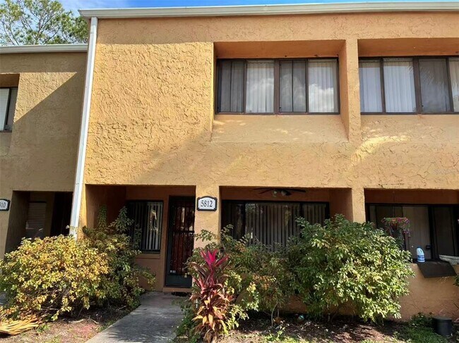 5812 Windhover Dr in Orlando, FL - Building Photo - Building Photo