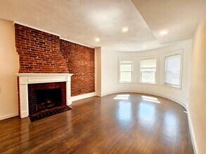 1402 Beacon St, Unit 3 in Brookline, MA - Building Photo - Building Photo