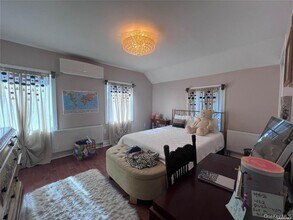 11 Maplewood Rd in West Babylon, NY - Building Photo - Building Photo