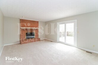 6163 Juneberry Ct in Hamilton, OH - Building Photo - Building Photo