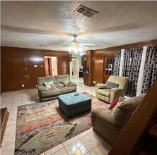 2438 5 Mile Cir in Dallas, TX - Building Photo - Building Photo