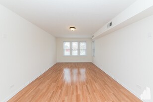 4946 N Harding Ave, Unit 50-2N Apartamentos