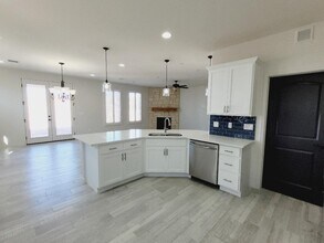 7505 Hitching Post in El Paso, TX - Building Photo - Building Photo