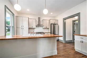 523 W Marion St in South Bend, IN - Foto de edificio - Building Photo