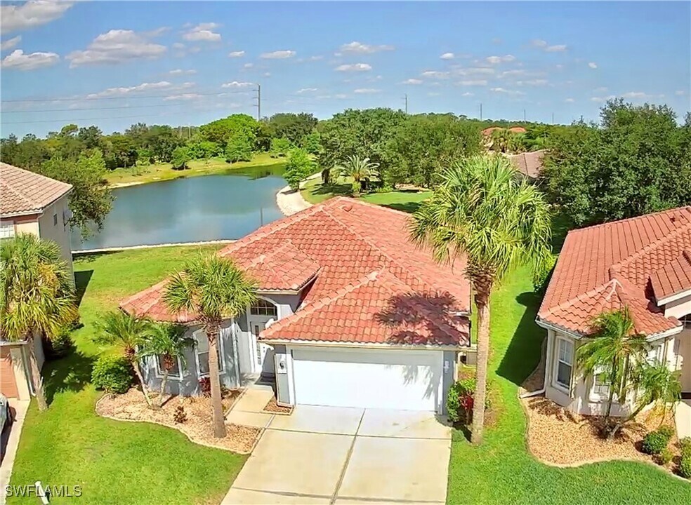 12635 Stone Tower Loop in Ft. Myers, FL - Building Photo