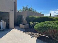 6704 Los Trechos Ct NE in Albuquerque, NM - Foto de edificio - Building Photo