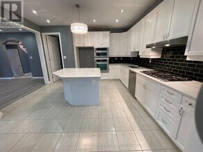 184 Ruhl Dr in Milton, ON - Building Photo - Building Photo