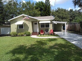 910 9th Ave SW in Largo, FL - Building Photo
