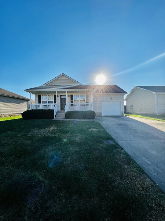 3444 Foxrun Ln in Clarksville, TN - Building Photo