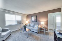 Maplewood Apartments photo'