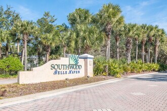 800 Crestwood Dr in St. Augustine, FL - Foto de edificio - Building Photo