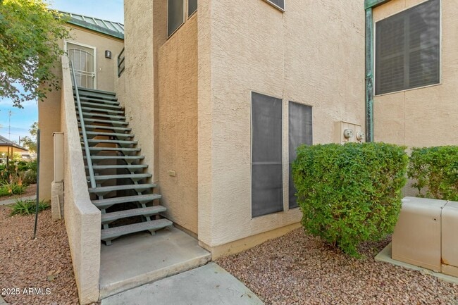 property at 101 N 7th St
