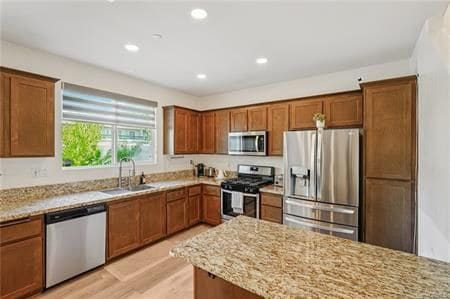 7827 Marbil Ln in Riverside, CA - Foto de edificio - Building Photo