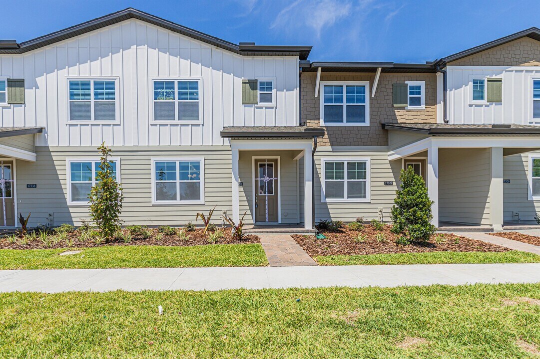 17332 Sweet Moro Dr in Winter Garden, FL - Foto de edificio