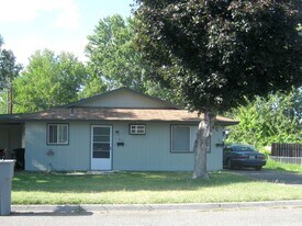 610-612 Berkshire St in Richland, WA - Building Photo