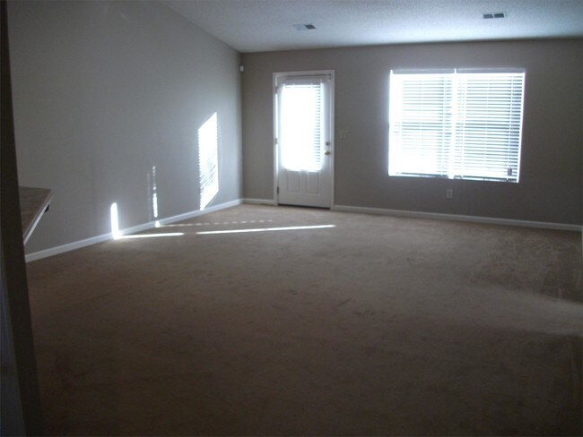 1105 Walters Dr in Manhattan, KS - Building Photo - Building Photo