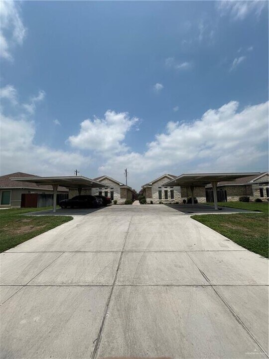 3809 Whitewing Ave in Edinburg, TX - Building Photo