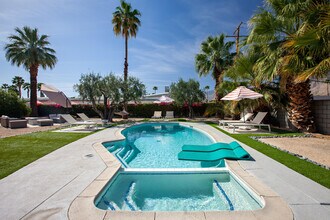 2007 E Andreas Rd in Palm Springs, CA - Building Photo - Building Photo