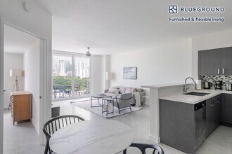 729 NW 2nd St, Unit SI FL6-ID160 in Miami, FL - Foto de edificio - Building Photo