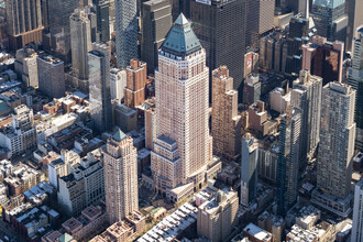 Two WorldWide Plaza in New York, NY - Building Photo - Building Photo