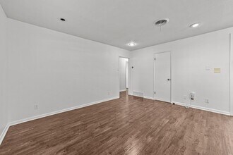 8604 Graywood Dr in Dallas, TX - Building Photo - Building Photo