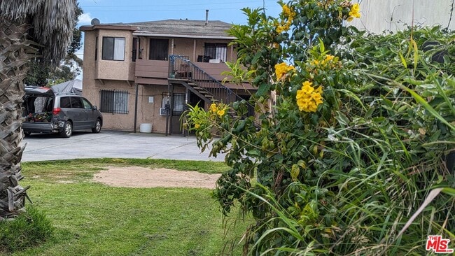 property at 832 W Imperial Hwy