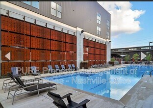 1350 Rosa L Parks Blvd in Nashville, TN - Building Photo - Building Photo