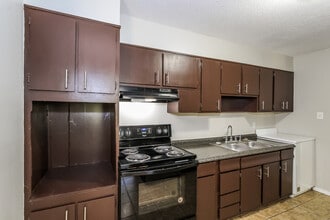 2050 Morning Dr in Augusta, GA - Foto de edificio - Building Photo