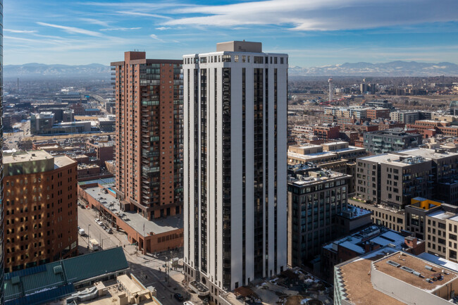 Barclay Towers in Denver, CO - Building Photo - Building Photo