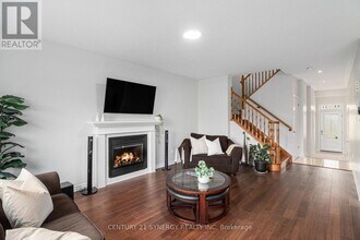 2479 Esprit Dr in Ottawa, ON - Building Photo - Building Photo