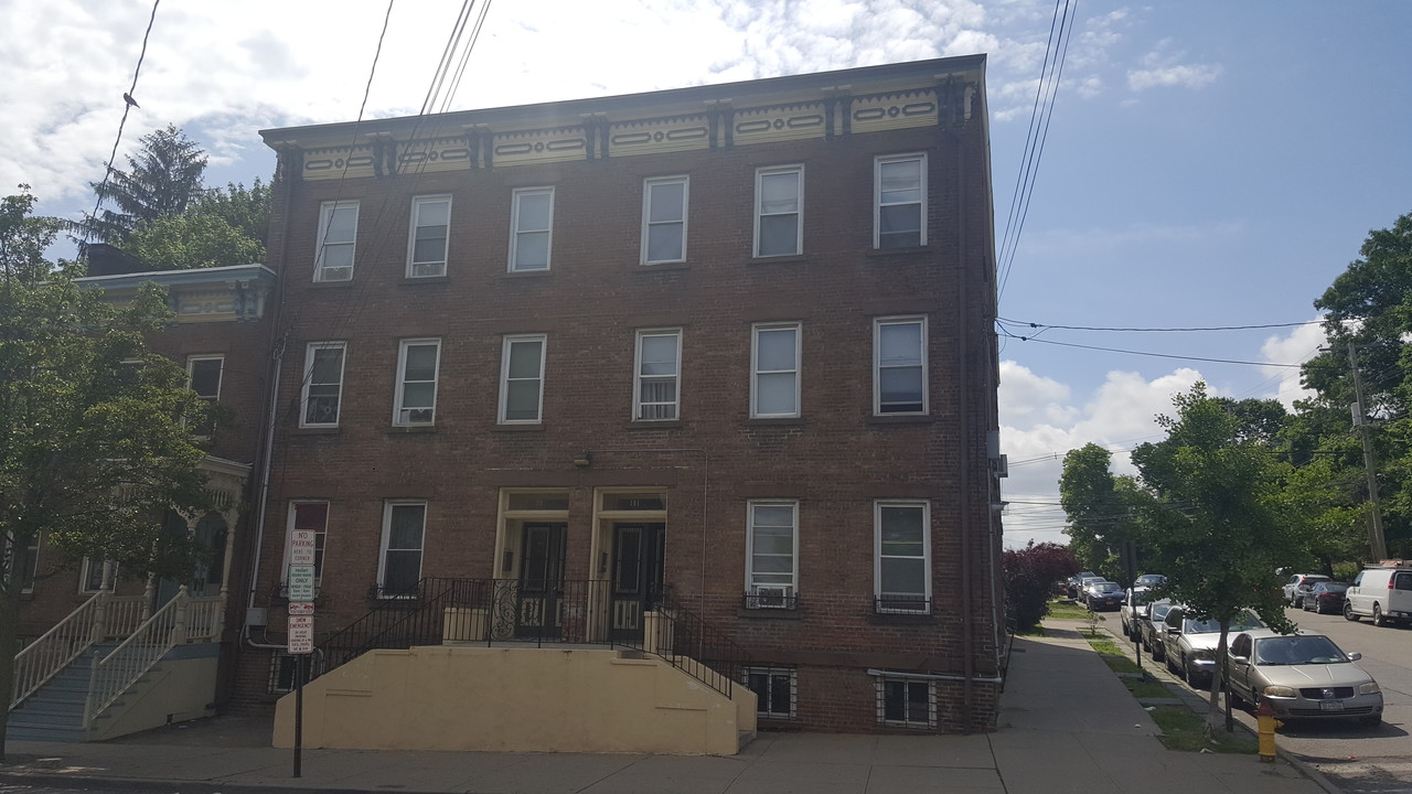 99 Dubois St in Newburgh, NY - Building Photo