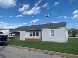 600 Black St in Rolla, MO - Building Photo