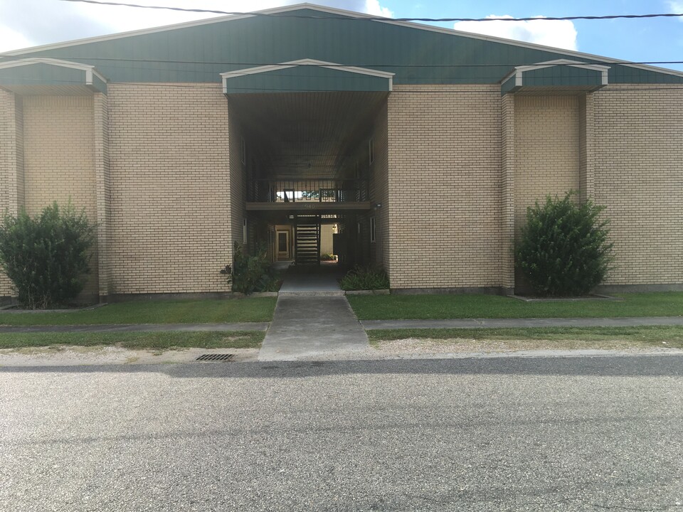 940 Avenue F in Marrero, LA - Building Photo