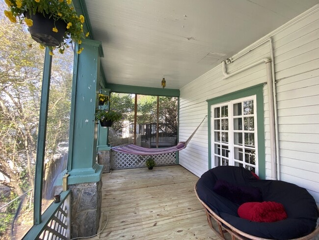 property at 841 Vedado Way NE